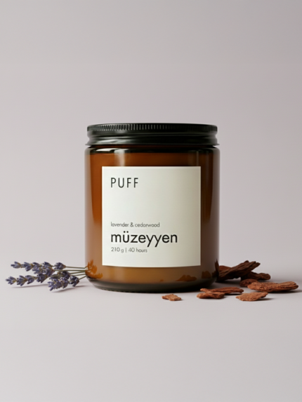 Puff Candles Müzeyyen Soya Mumu, amber kavanozda lavanta ve sedir ağacı kokulu doğal mum