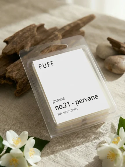PUFF No.21 Pervane yasemin kokulu soya wax melts, yasemin çiçekleri ve doğal dekor üzerinde ürün görseli