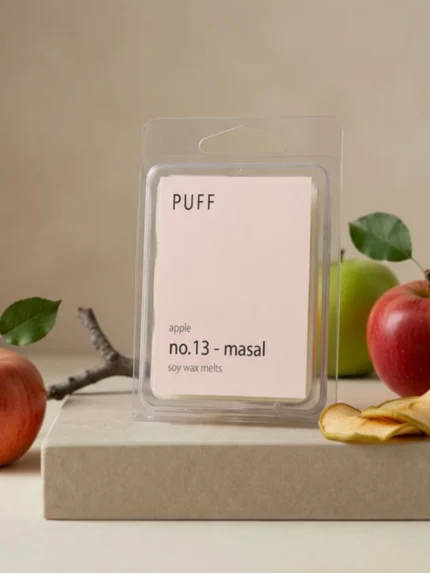 PUFF No.13 Masal elma kokulu soya wax melts, taze elmalar ve doğal dekor ile ürün görseli
