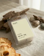 PUFF No.14 Taç ananas kokulu soya wax melts, kurutulmuş ananas dilimleri ve doğal dekor ile ürün görseli