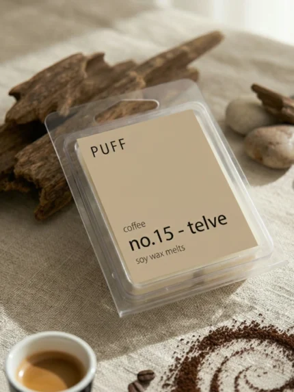 PUFF No.15 Telve kahve kokulu soya wax melts, kahve çekirdekleri ve doğal dekor ile ürün görseli