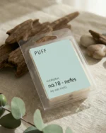 PUFF No.18 Nefes okaliptus kokulu soya wax melts, okaliptus yaprakları ve doğal dekor ile ürün görseli
